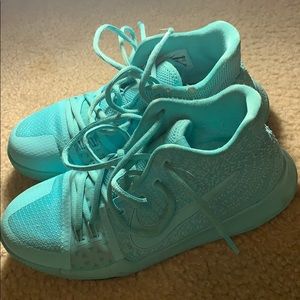 Kyrie Basketball Shoes